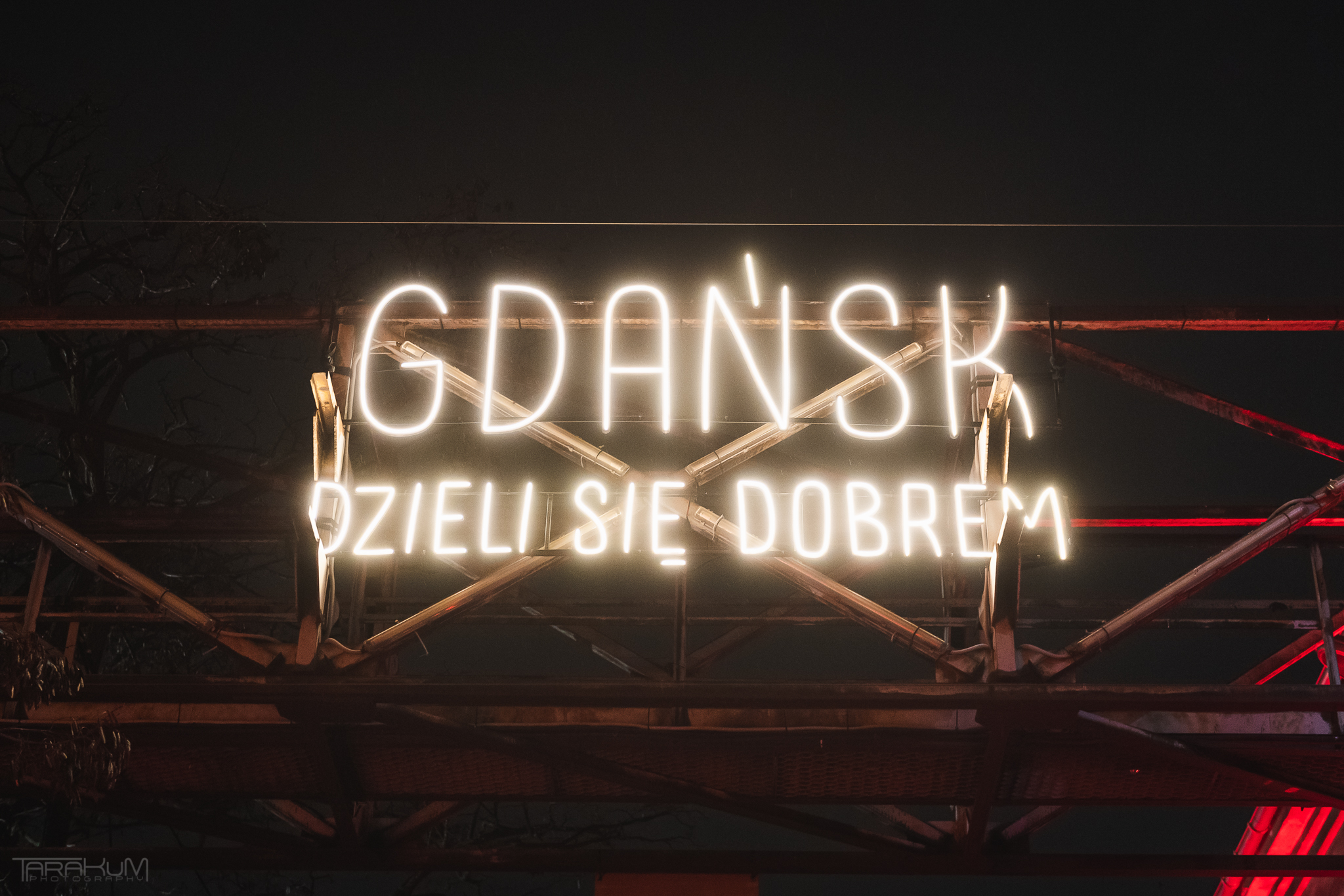 neony na ścianę